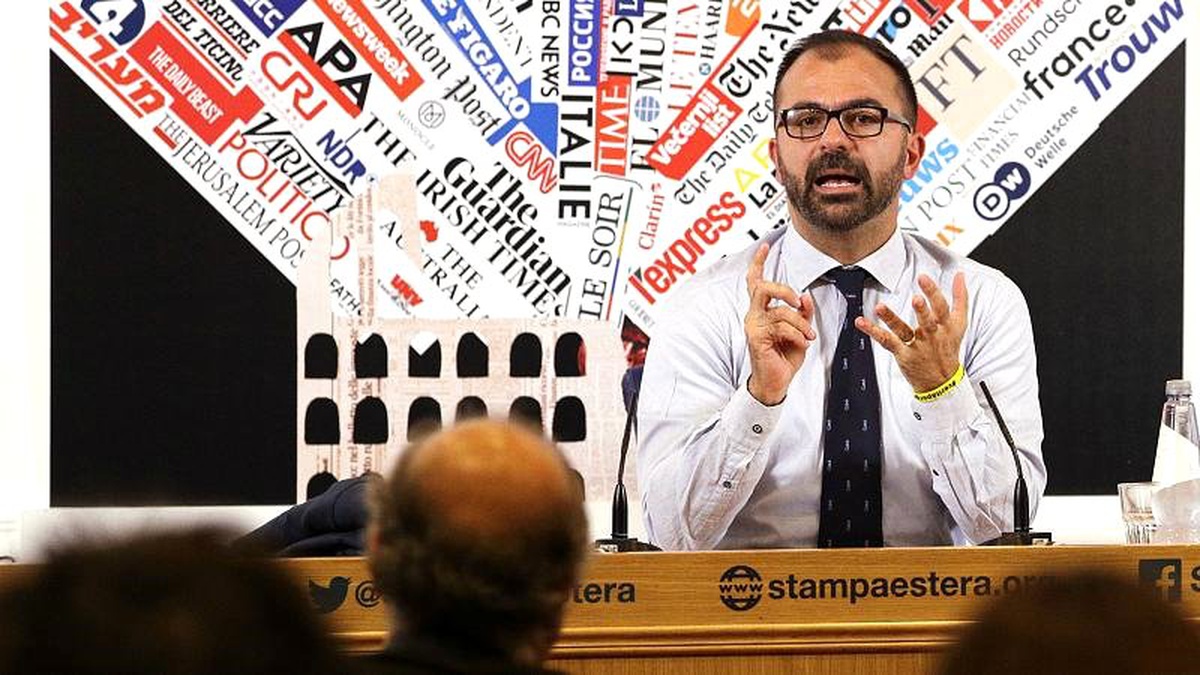 Bütçede eğitime ayrılan kaynağı az bulan İtalyan Bakan istifa etti