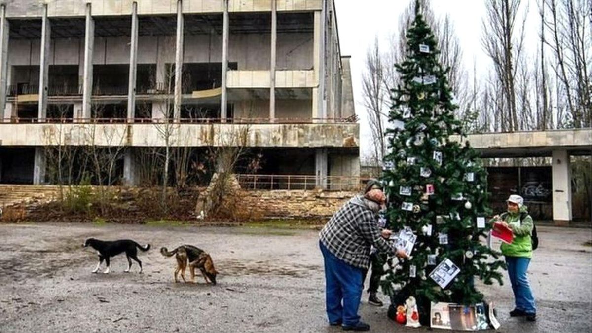 Çernobil: \'Hayalet kasaba\'da ilk Noel ağacı