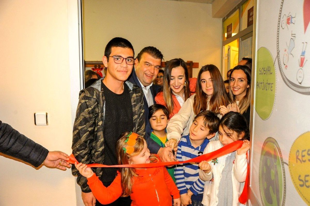 Çocuk Belediye Başkanı ve yönetimi göreve başladı