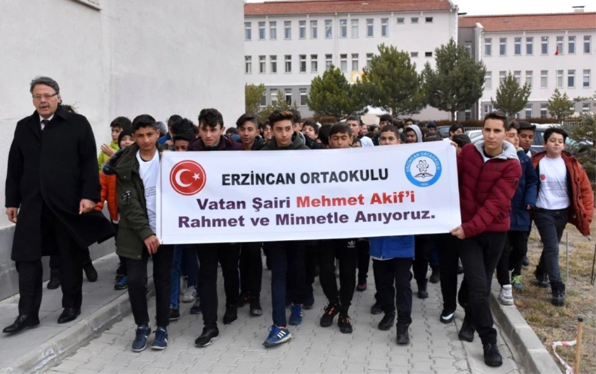 Erzincan\'da Vatan Şairi Mehmet Akif Ersoy anıldı