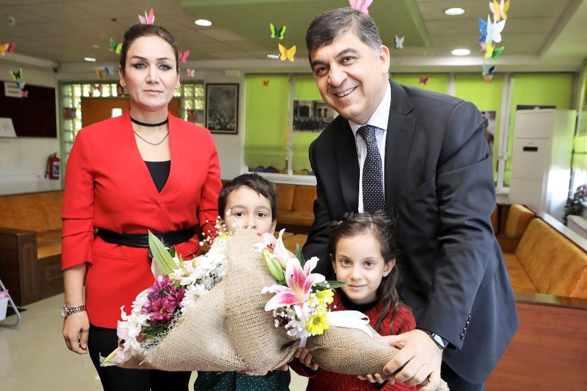 Fadıloğlu\'ndan miniklere tebrik ziyareti