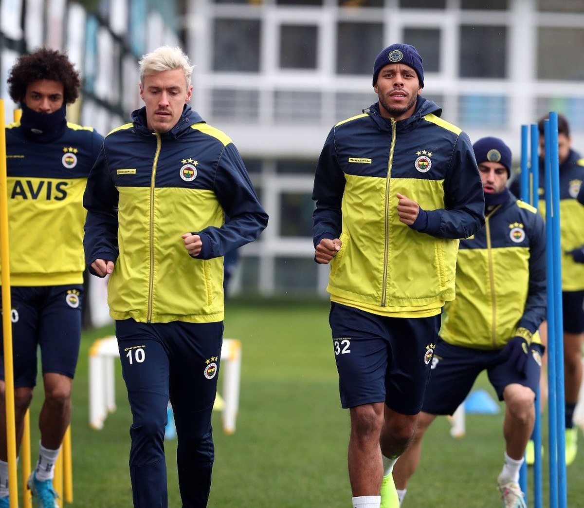 Fenerbahçe\'de Çaykur Rizespor maçı hazırlıkları sürüyor