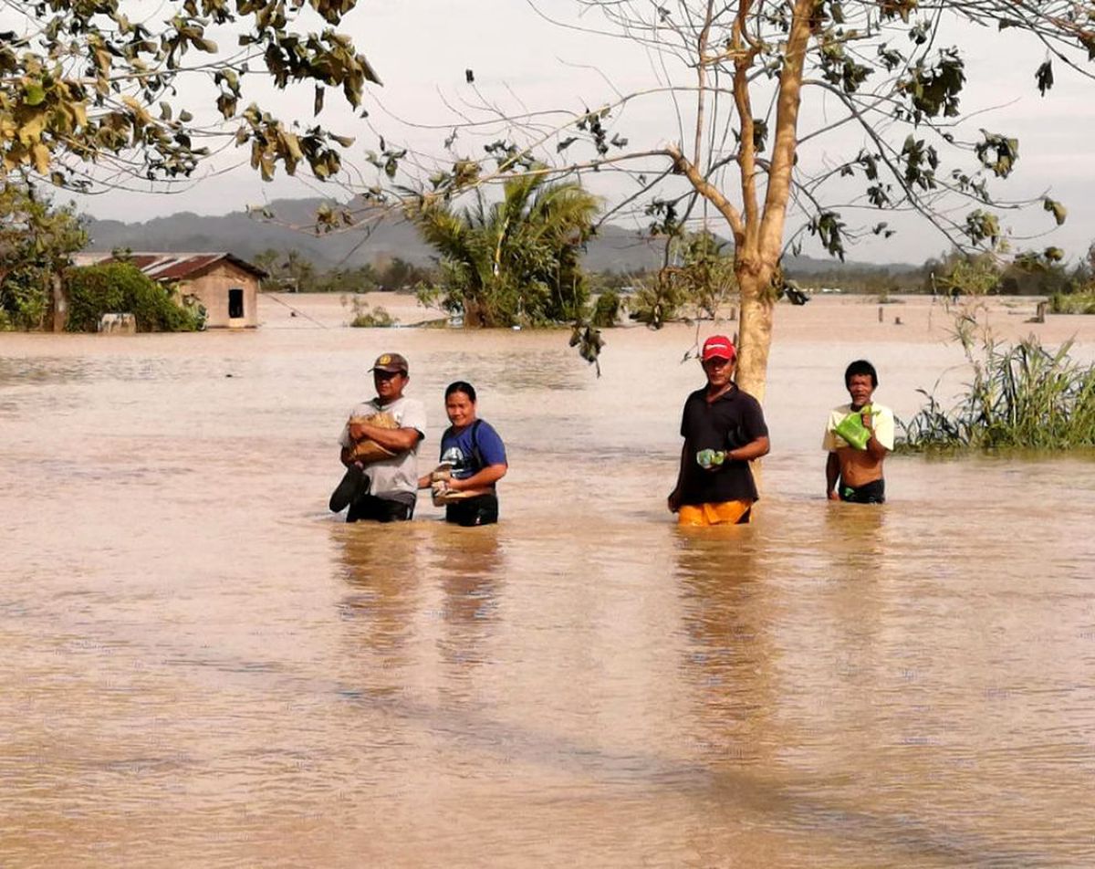 Filipinler\'de Phanfone Tayfunu nedeniyle 16 kişi hayatını kaybetti