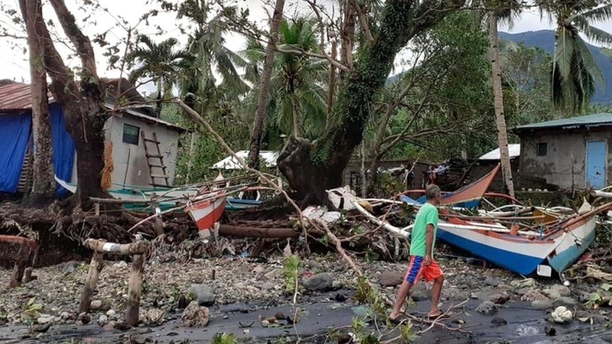 Filipinler\'de tayfun: En az 13 kişi öldü, çok sayıda kişi kayıp