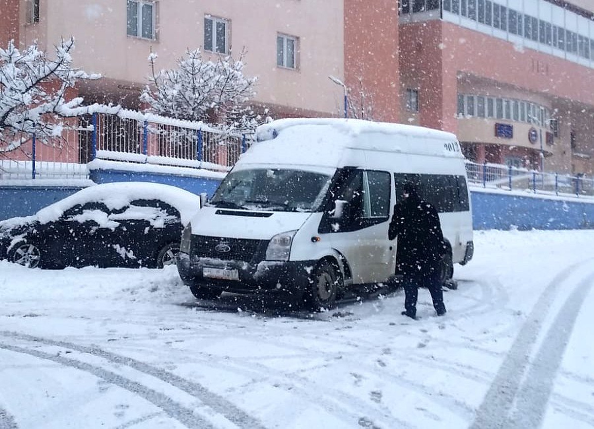 Hakkari\'de kar lastiği ve zincir denetimi