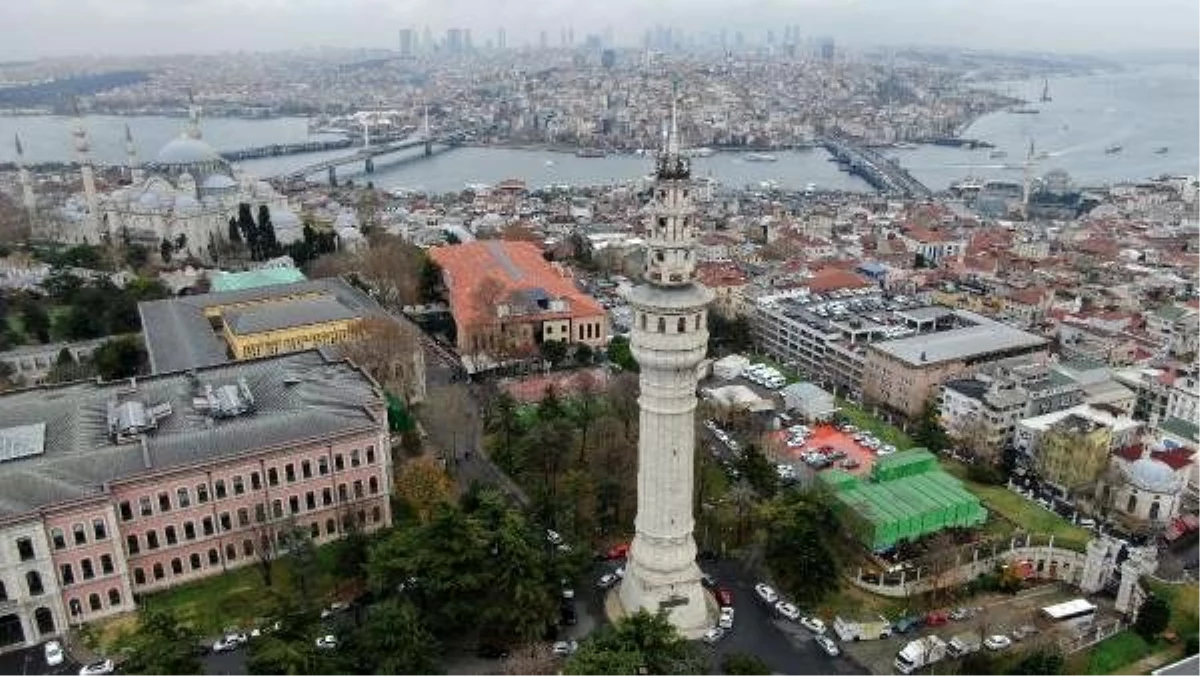 (Havadan fotoğraflarla) İstanbul\'un havasını gösteren kule