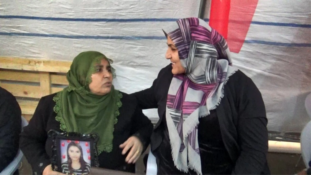 HDP önündeki ailelerin evlat nöbeti 115\'inci gününde