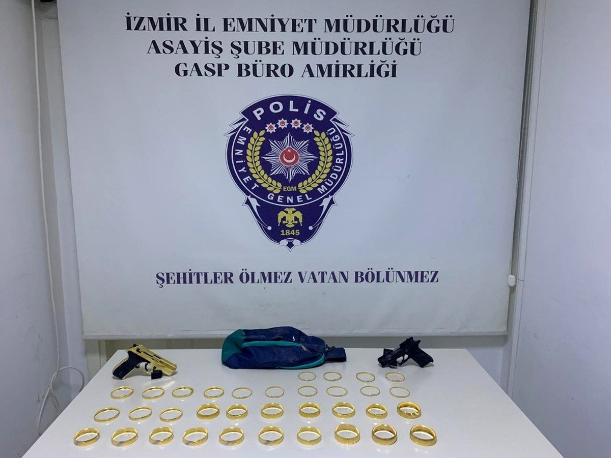 İzmir\'de kuyumcuyu soyup iki kişiyi yaralamışlardı, yakalandılar