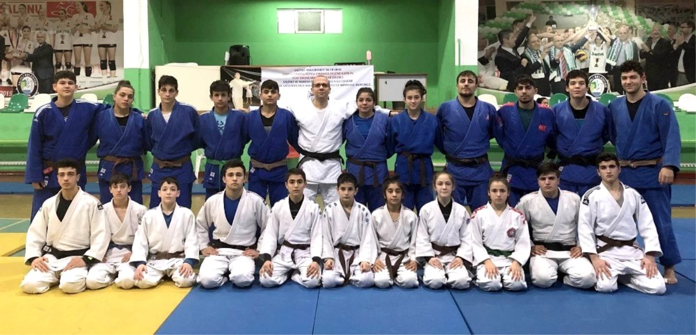 Judo çalışma kampı Salihli\'de yapıldı