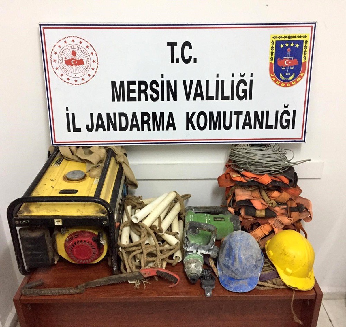 Kaçak kazı yapan 3 kişi suçüstü yakalandı