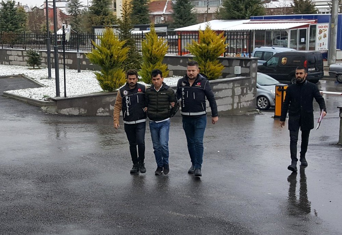 Karaman\'da eroinle yakalanan yabancı uyruklu şahıs tutuklandı