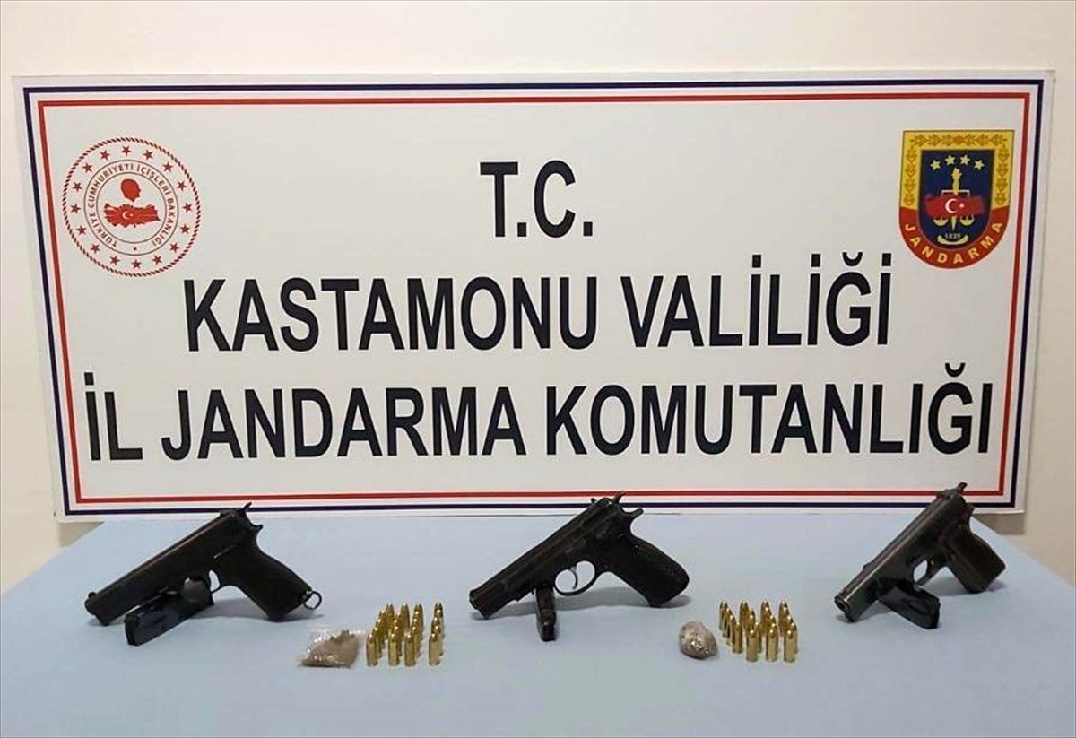 Kastamonu\'da uyuşturucu operasyonunda 3 kişi yakalandı