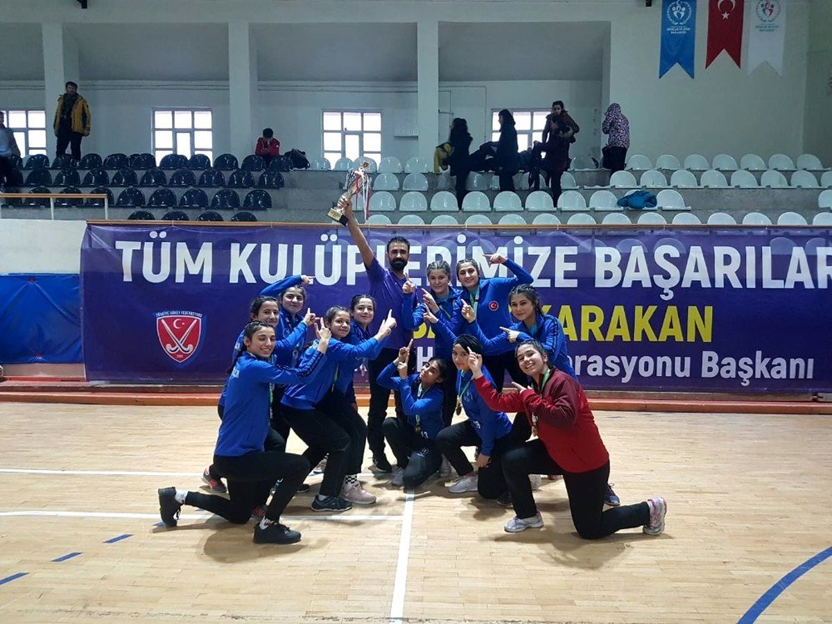 Kırıkkaleli gençler hokeyde Türkiye şampiyonu oldu