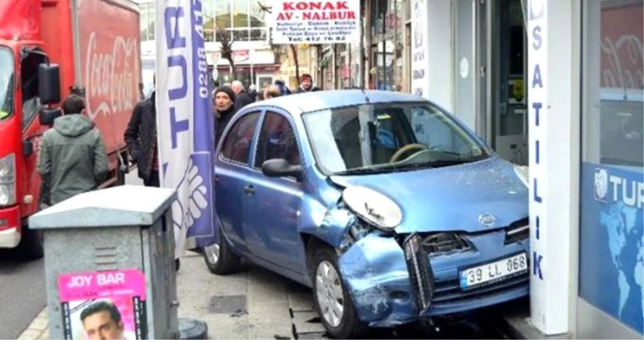 Kırklareli\'nde fren yerine gaza basan sürücü iş yerine girdi