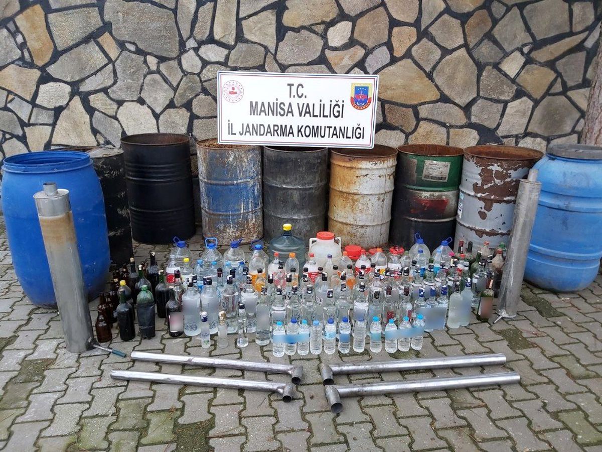 Kula\'da sahte içki operasyonu: 4 gözaltı