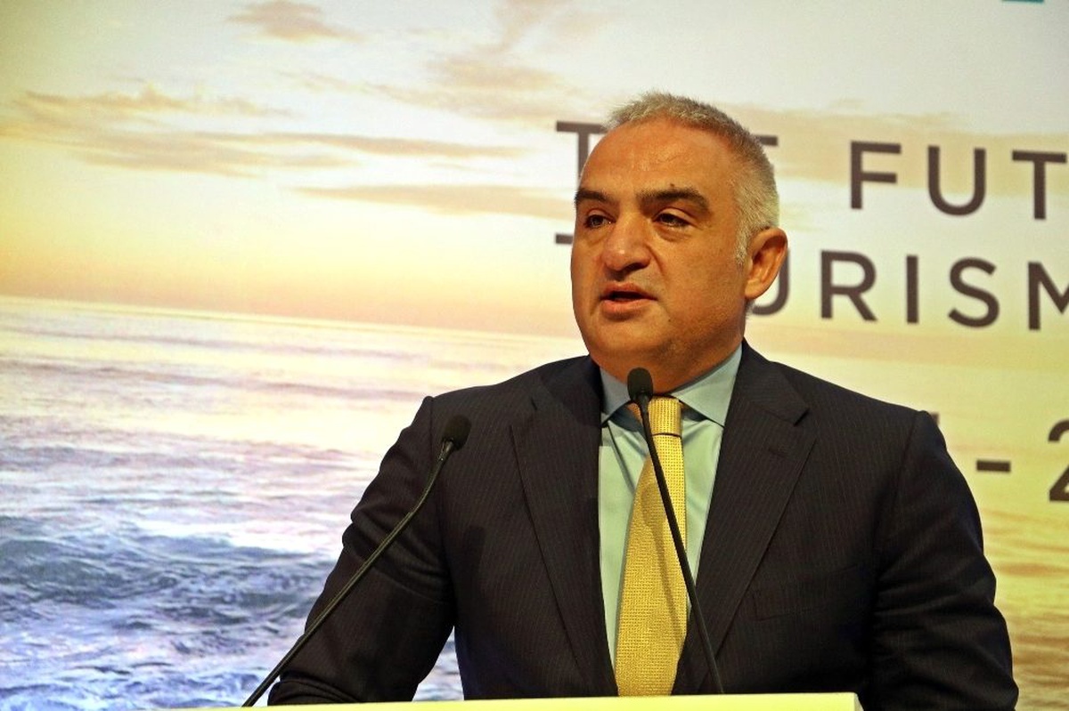 Kültür ve Turizm Bakanı Ersoy\'dan "sözleşmeli personel" açıklaması
