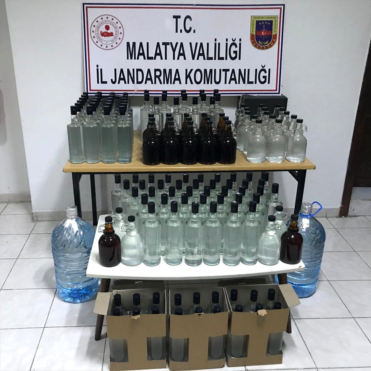 Malatya\'da 230 litre sahte içki ele geçirildi