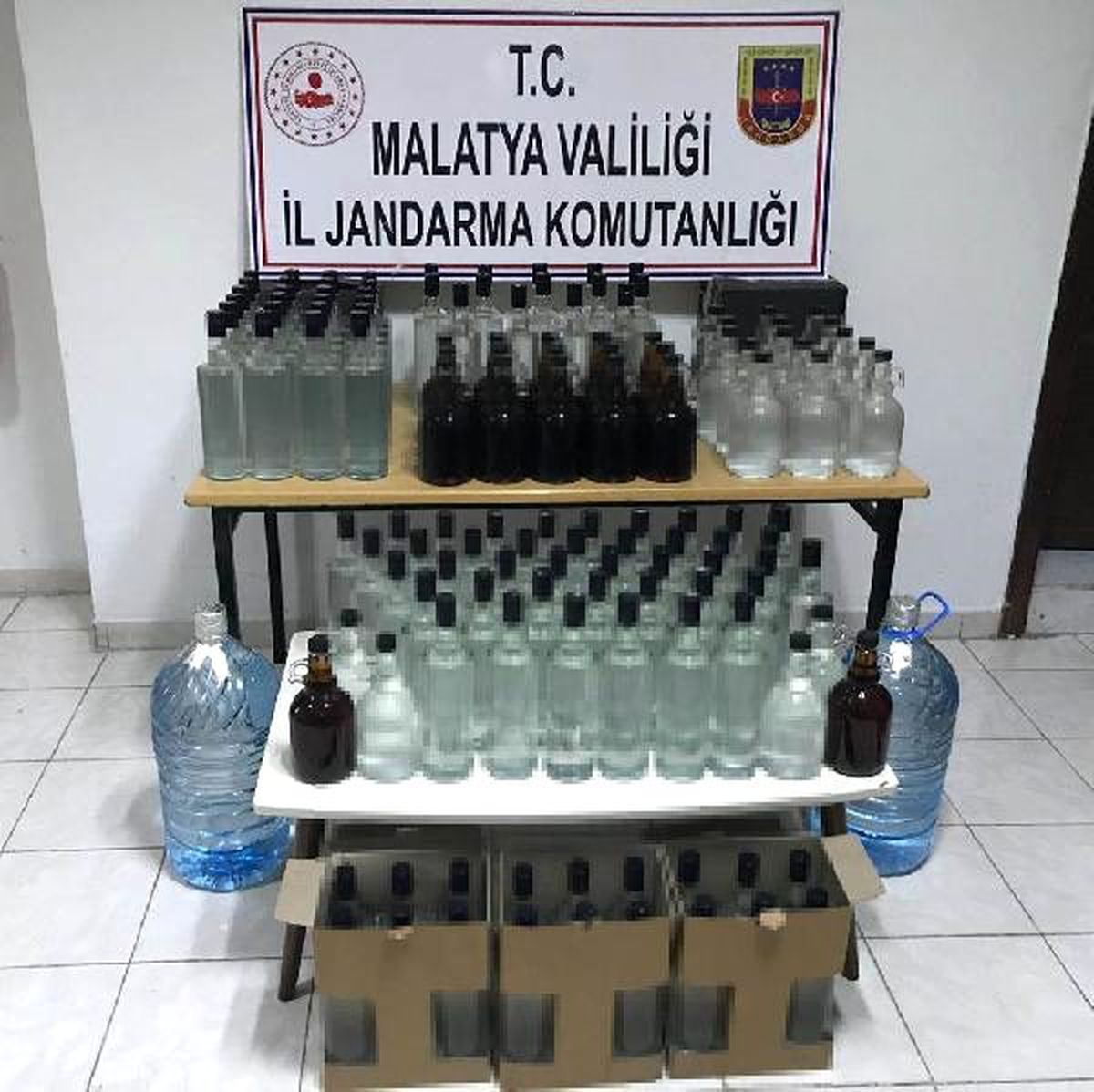 Malatya\'da 230 litre sahte içki ile ele geçirildi