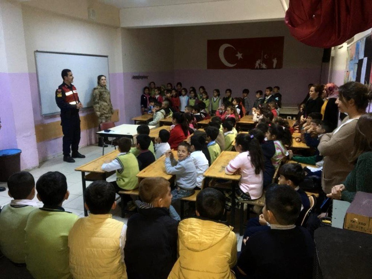 Öğrenciler jandarma teşkilatını tanıyor