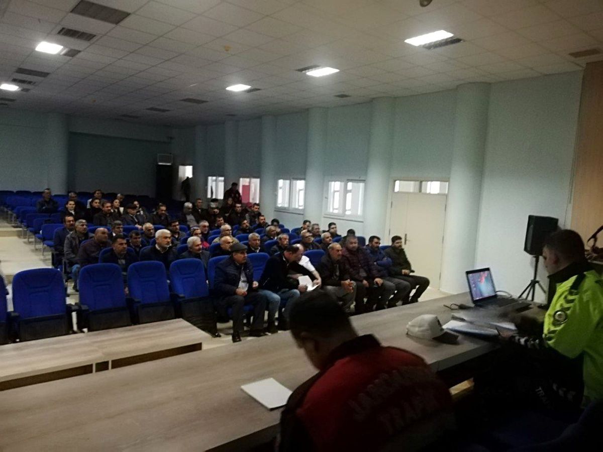 Okul servis şoförlerine seminer