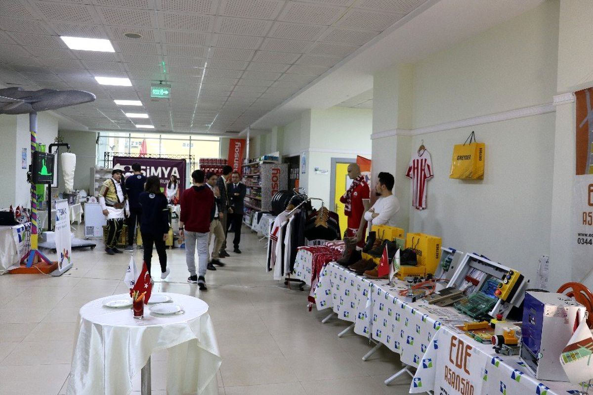 Okulda yerli milli ürün sergisi