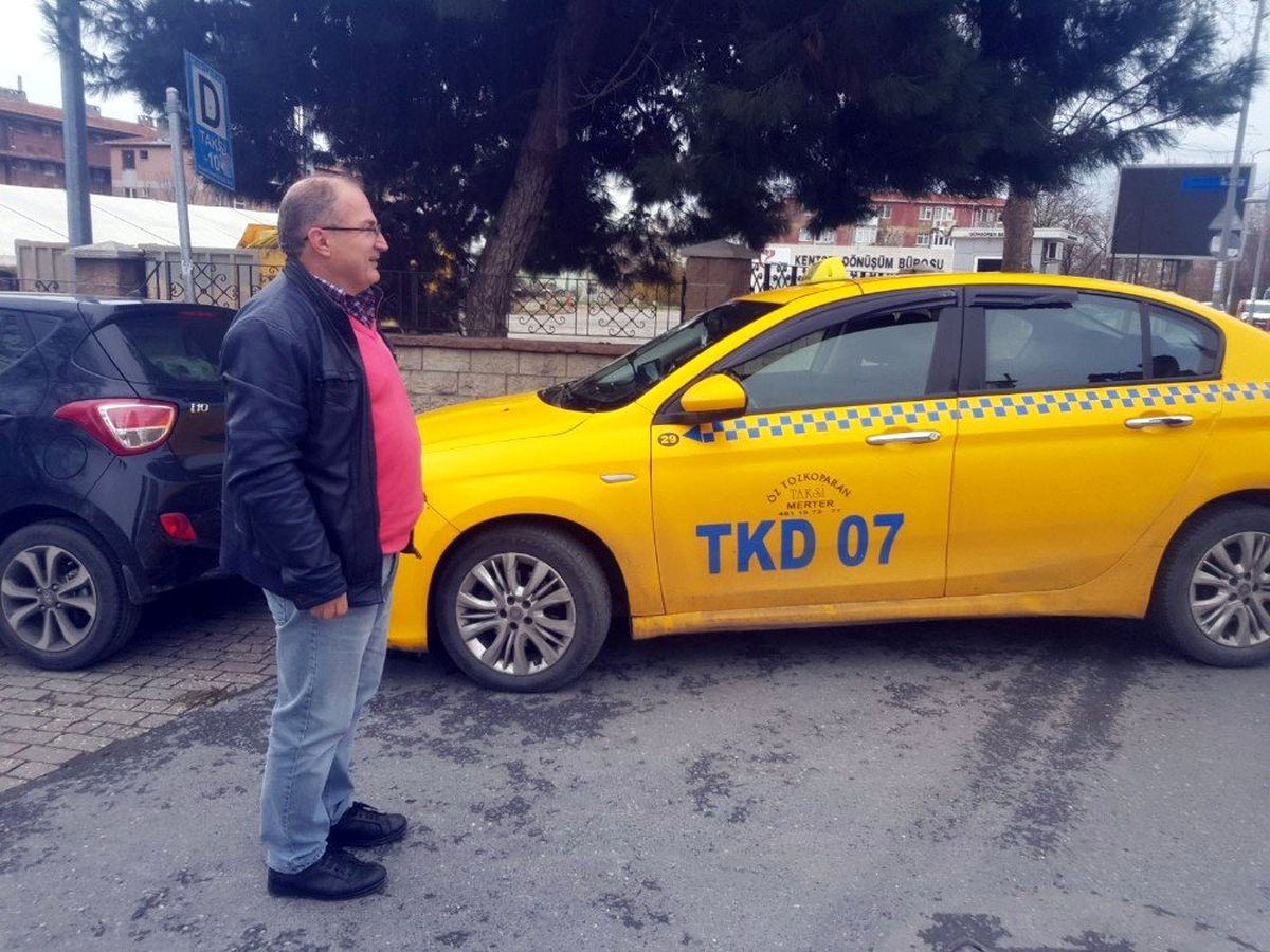 (Özel) İdrar testi için numune veren şoförler, güvenlik görevlilerince izleniyor