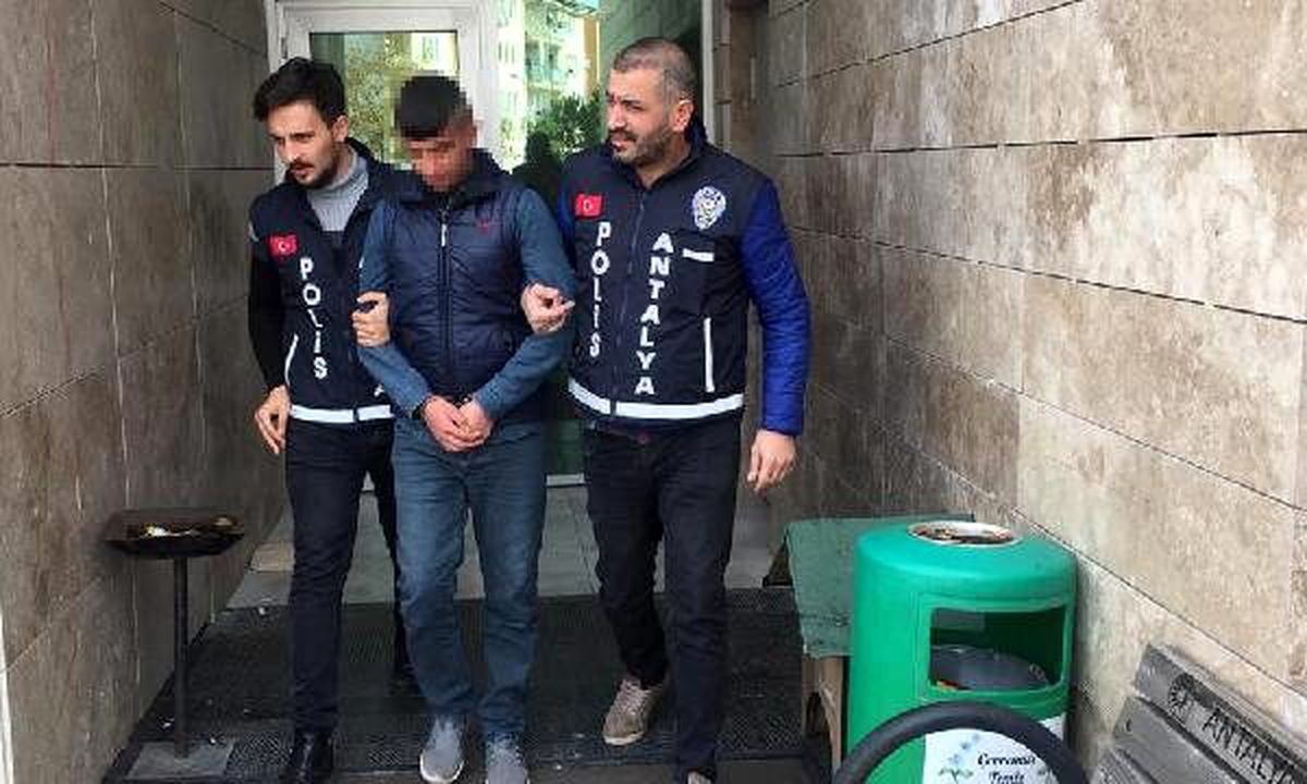 Rukiye ninenin çantasını çalmak isteyen kapkaççılar yakalandı