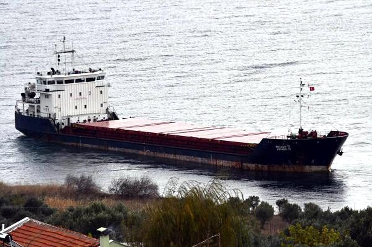 Şarköy\'de karaya oturan kuru yük gemisinin kaptanı yardım istemedi