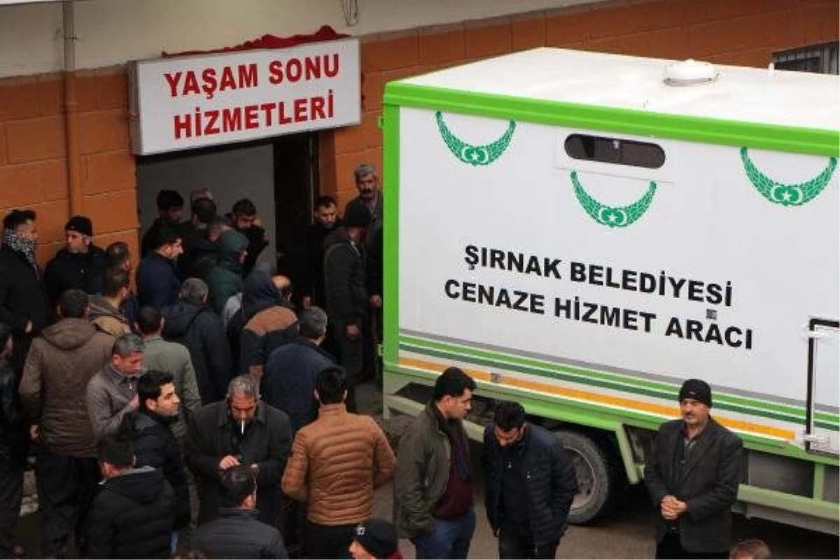 Şırnak\'ta göçük altındaki madencinin 34 saat sonra cansız bedenine ulaşıldı