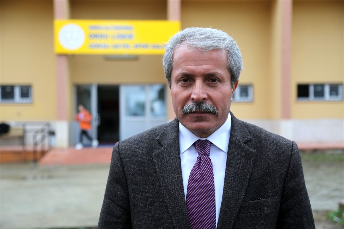 Trafik kazasında ölen hentbolcunun adı okulunda yaşatılıyor
