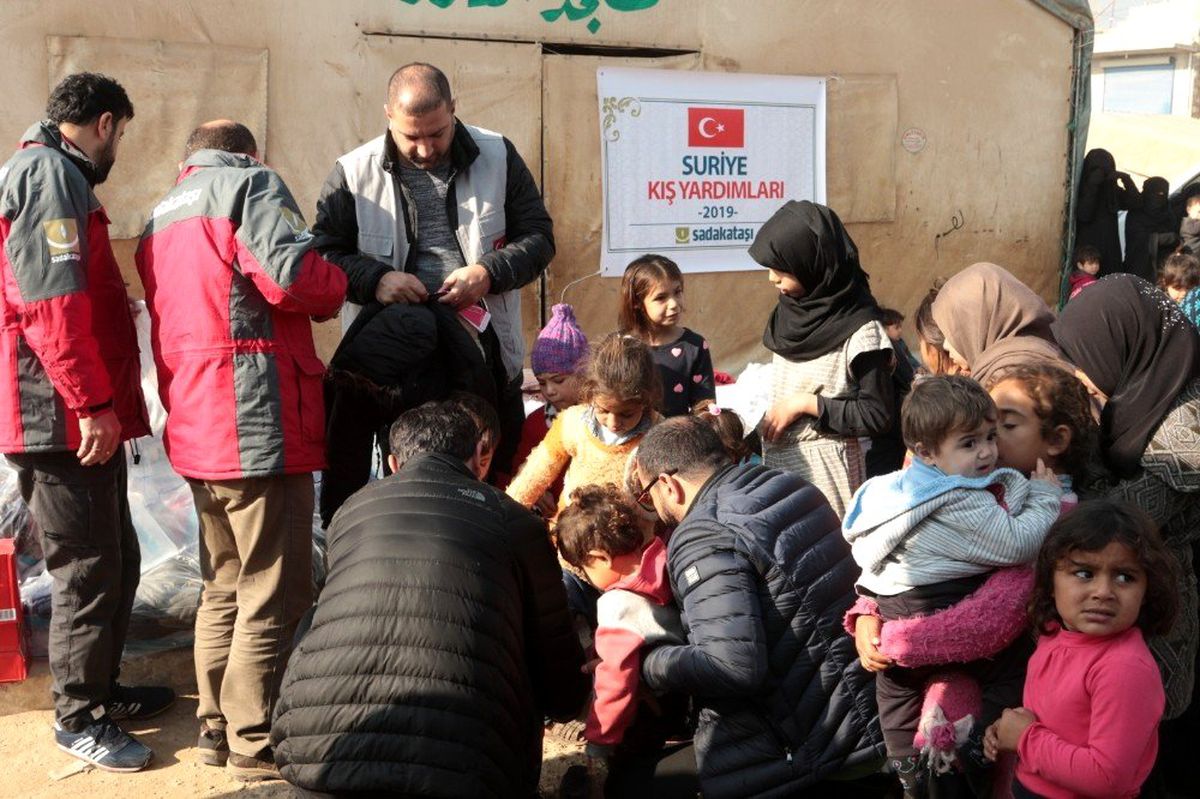 Türk hayırseverlerden İdlib\'e kış yardımı