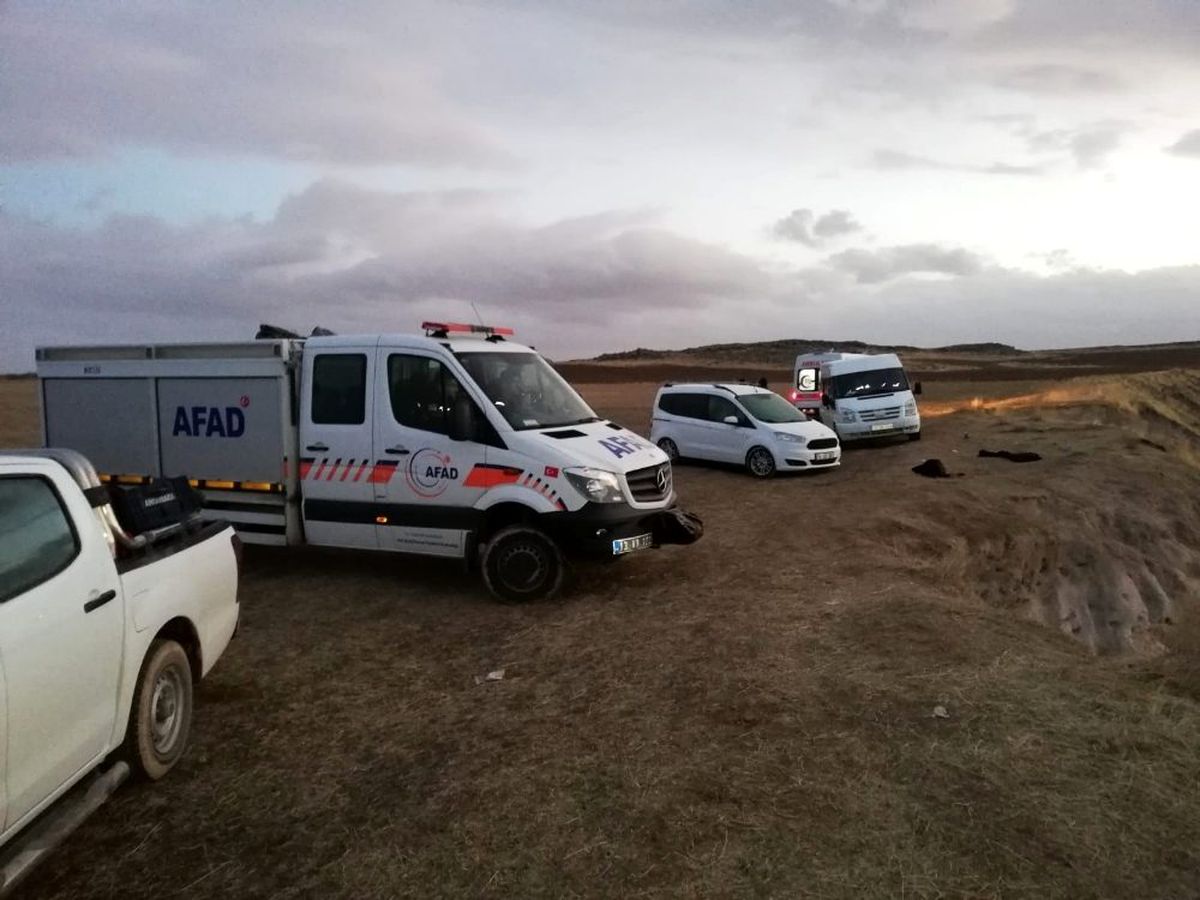 Van Gölü\'nde tekne battı: 7 ölü, 64 yaralı