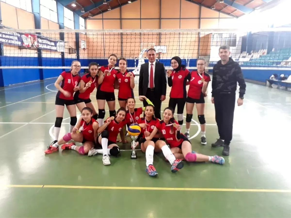 Voleybolda il birincisi oldular