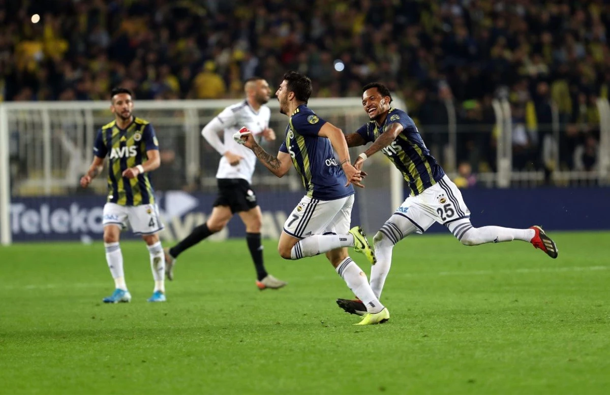 West Ham United, Ozan Tufan için Fenerbahçe\'ye 30 milyon euro önerecek