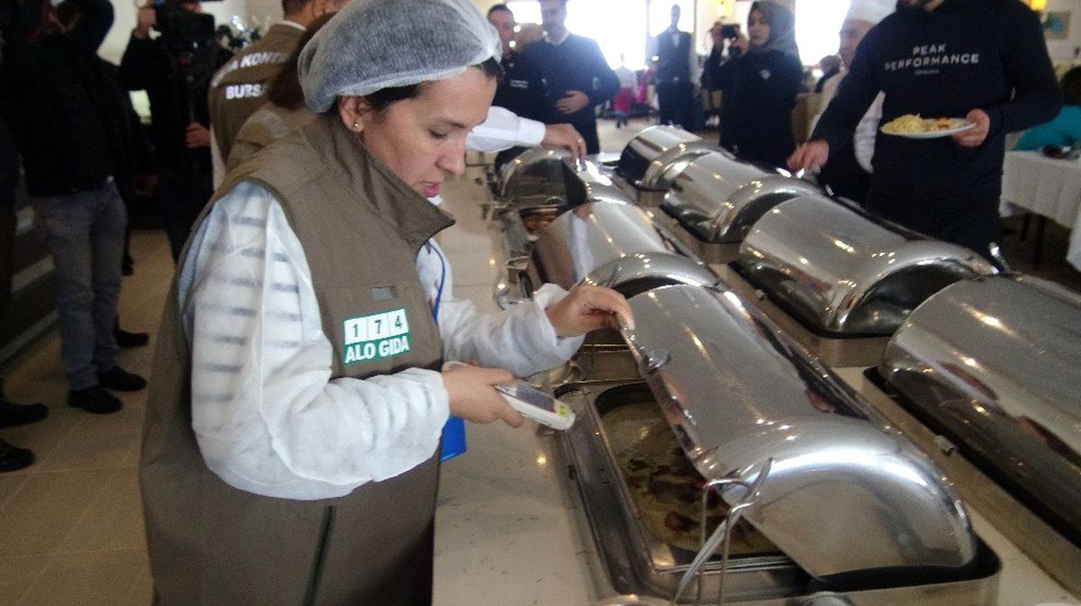 Yılb aşı öncesi Uludağ\'da 20 otelde alkol ve yemek denetimi