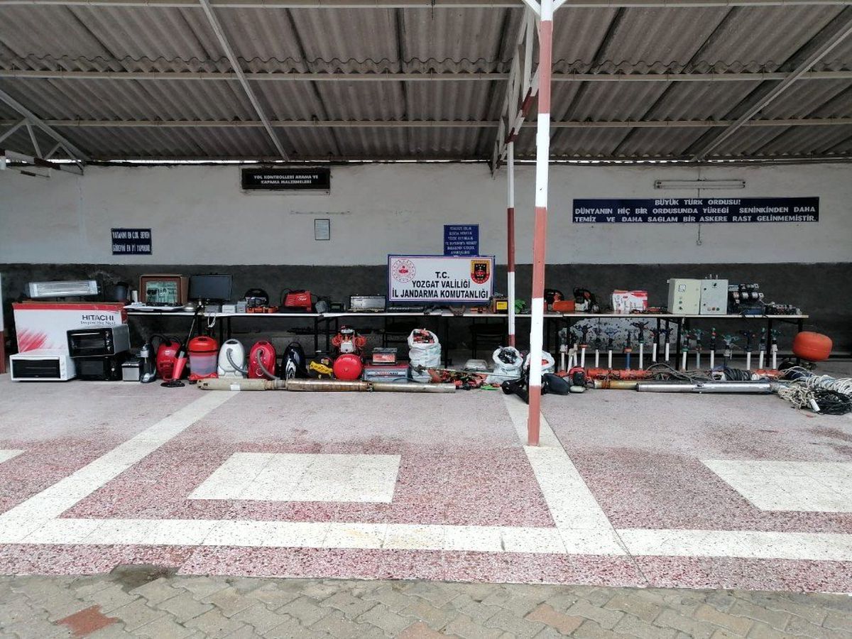 2 hırsızlık şüphelisi tutuklandı