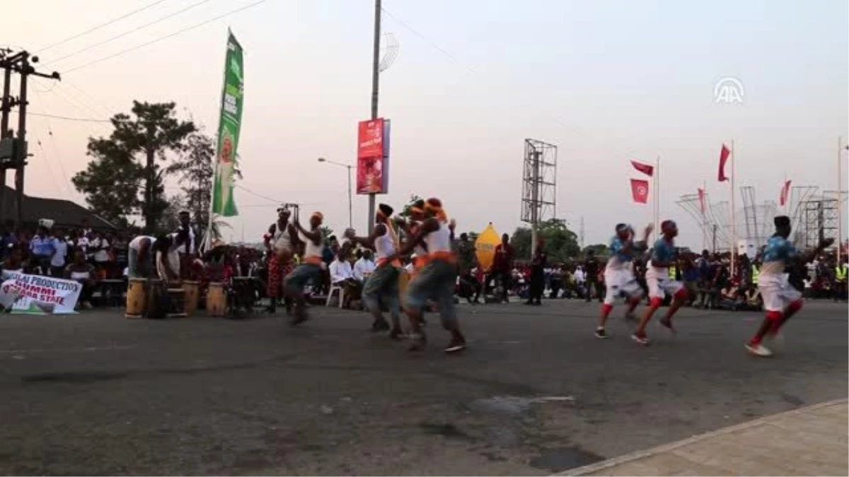 Afrika\'nın en büyük "sokak partisi" Calabar Festivali başladı