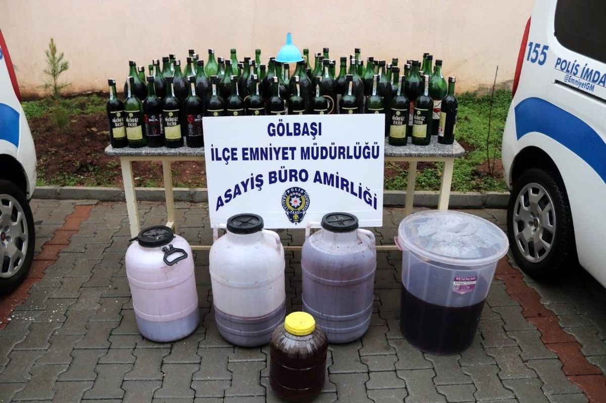 Ahırda kaçak içki operasyonu