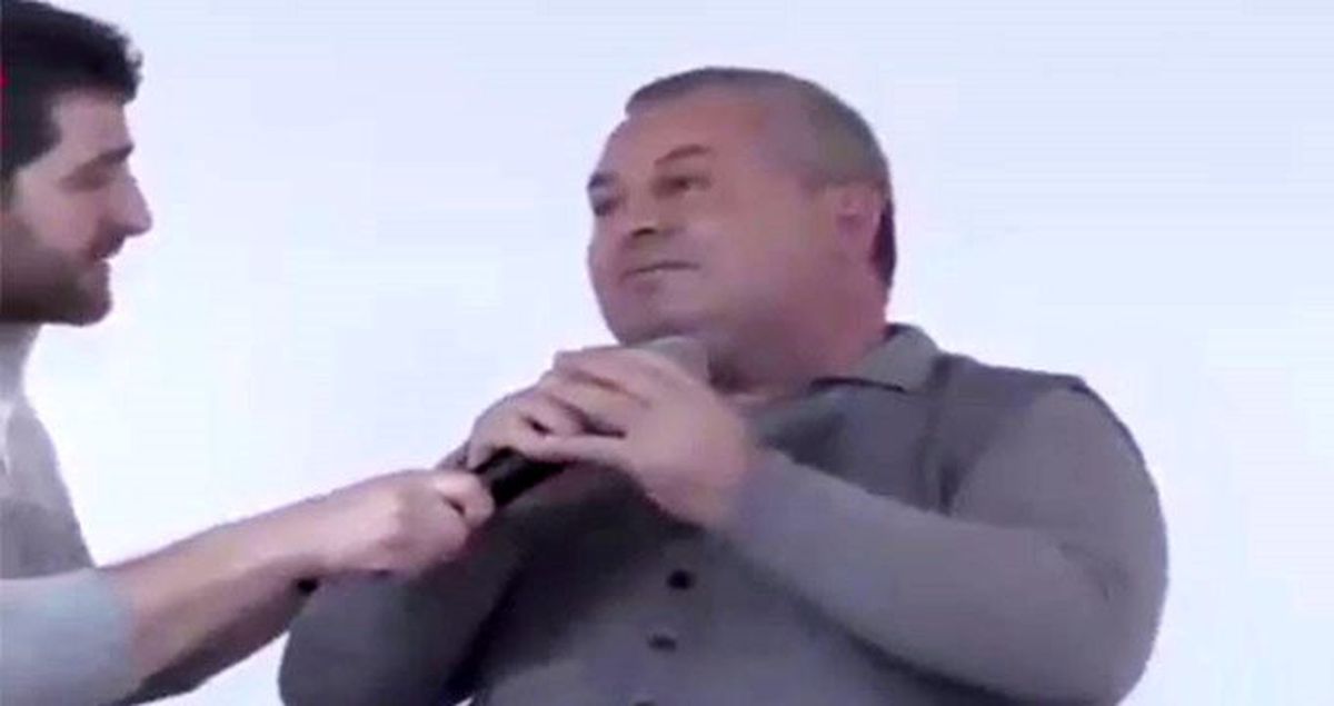 Almanya'da MHP'li Cemal Enginyurt'u siyaset yaptığı için sahneden indirdiler