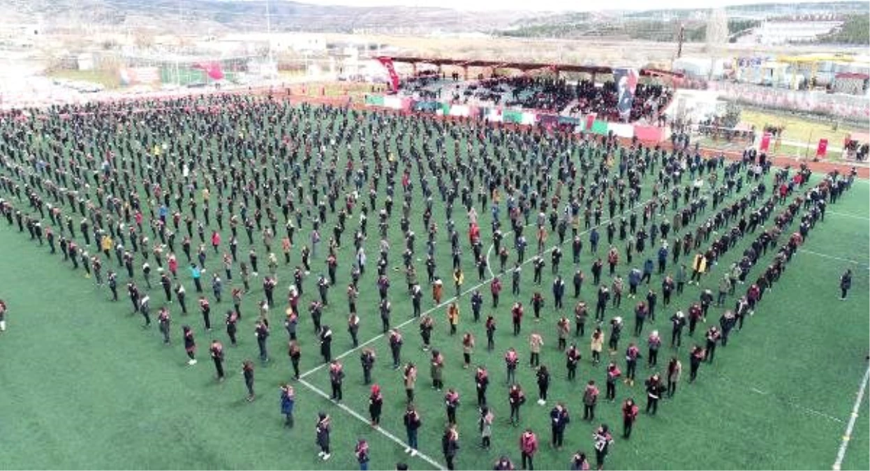 Ankara\'da 2 bin 500 kişi oyun havası oynadı