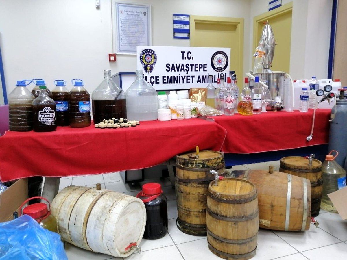 Bağ evini kaçak içki imalathanesi yaptı