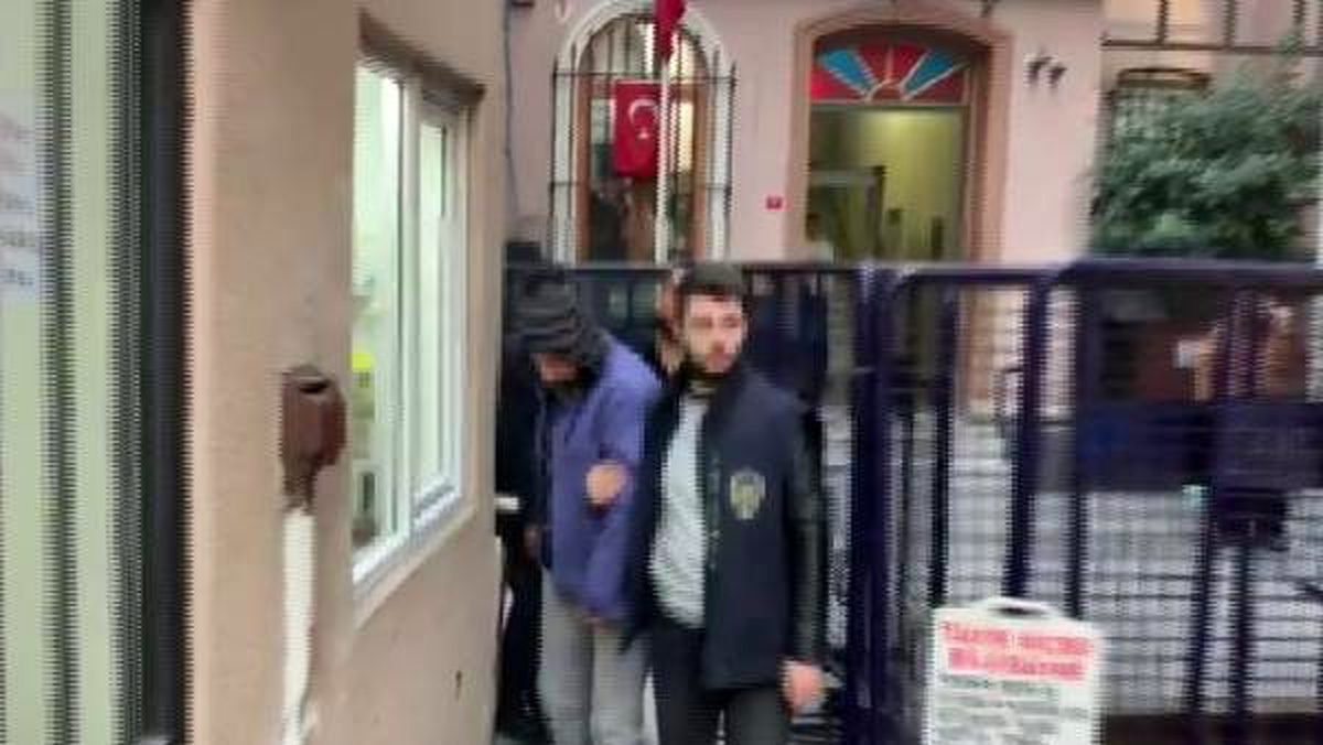 Beyoğlu\'nda uyuşturucu operasyonu: 9 gözaltı