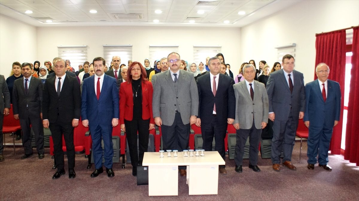 Çubuk\'ta "çocuk eğitimi" kursiyerlerine sertifikaları verildi