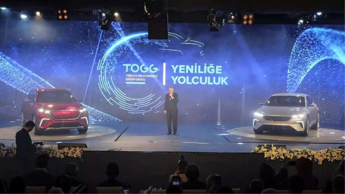 Cumhurbaşkanı Erdoğan Türkiye\'nin yeni otomobilini tanıttı