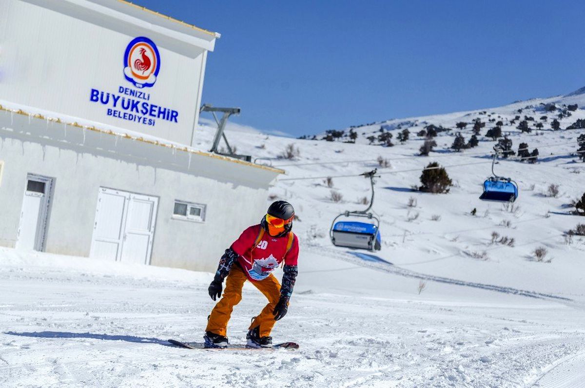 Denizli\'de kayak sezonu açıldı