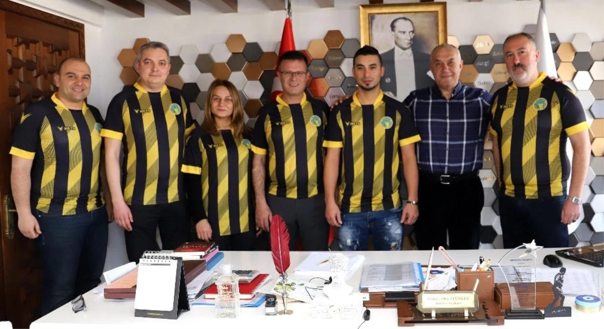 Gökhan Emreciksin Alaşehir Belediyespor\'a transfer oldu