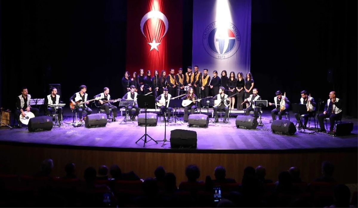 GAÜN öğrencilerinden Türk Halk Müziği konseri