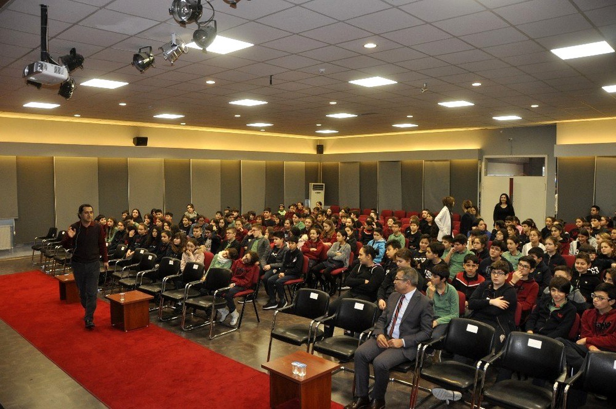 GKV\'de "25 Aralık Bir Kahramanlık Destanı" konulu konferans