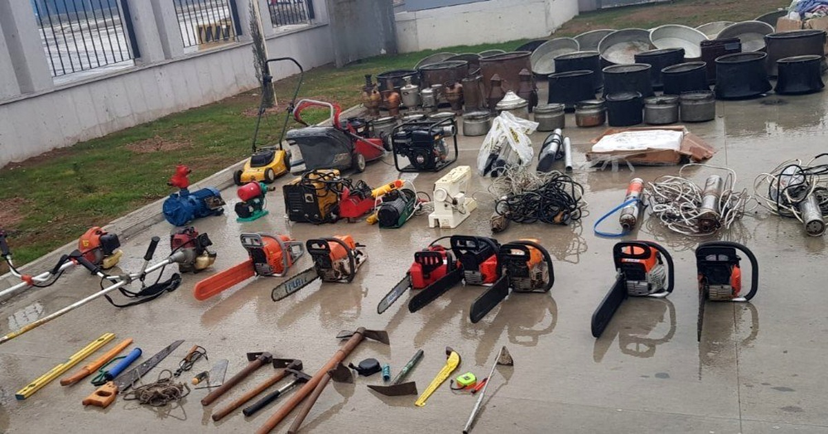 Hırsızlık yapan 2 kişi tutuklandı