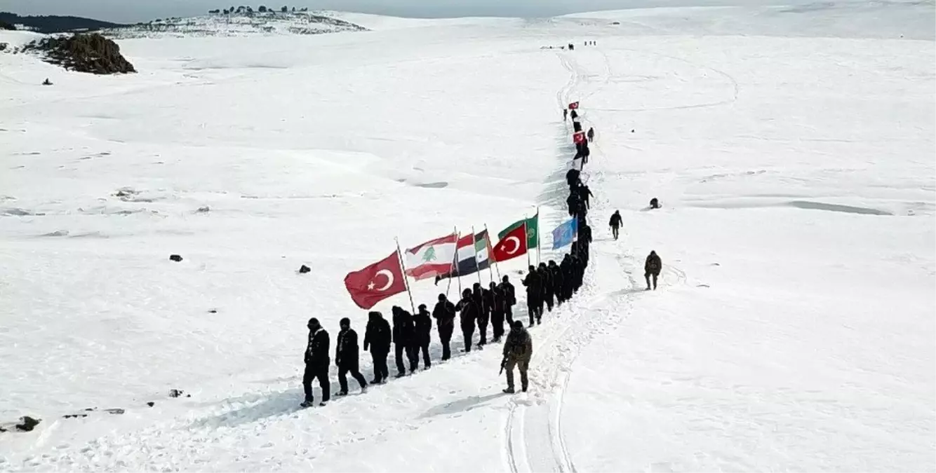 İzciler, Sarıkamış şehitleri için karlı dağları aşarak eksi 10 derecede çadırda sabahladı